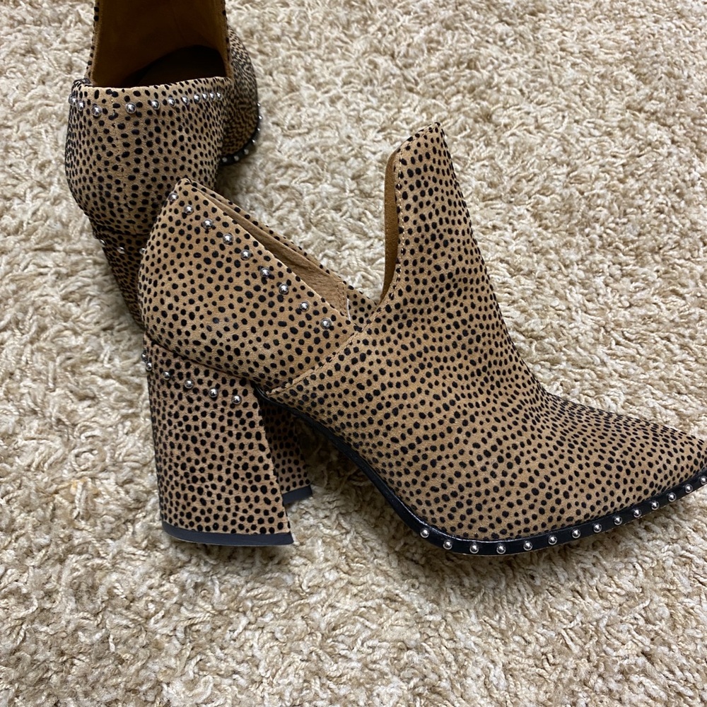 Gianni Bini Booties - Leopard
